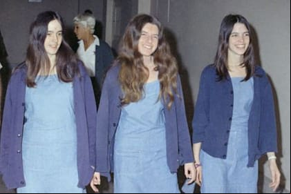 Susan Atkins, Patricia Krenwinkel y Leslie Van Houten se dirigen al tribunal en 1970.