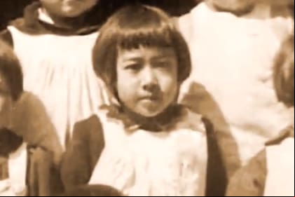 Tanaka en su escuela de Hiroshima, poco antes del ataque nuclear