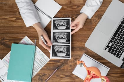 Una mujer con útero doble dio a luz a dos hijos en China y sorprendió a los médicos
