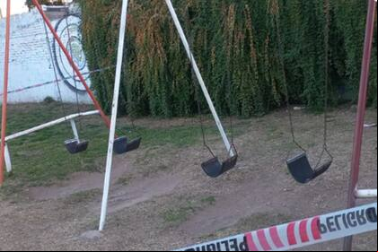 Una niña de 10 años murió al caer de una hamaca y golpearse la cabeza; ocurrió en una plaza de Villa Allende, Córdoba
