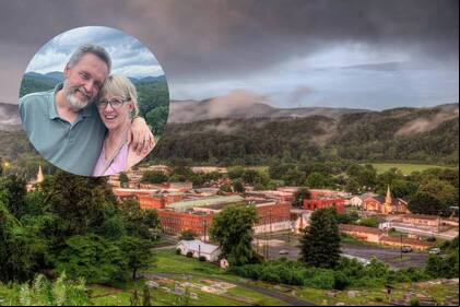 Una pareja originaria de Texas dio un giro drástico en su vida y encontró refugio en las montañas de Georgia