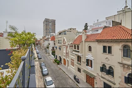 Una vista del pasaje Malasia, el más europeo de la ciudad