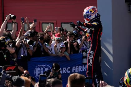 Verstappen adelanta a Piastri y gana el Gran Premio de Emilia-Romaña de F1
