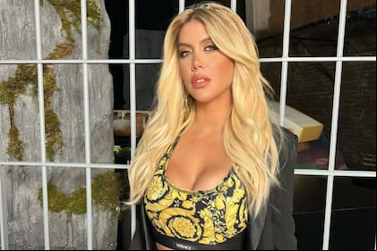 Wanda Nara quiso mostrar sus exclusivos zapatos, pero un detalle la delató (Foto: Instagram @wandanara)
