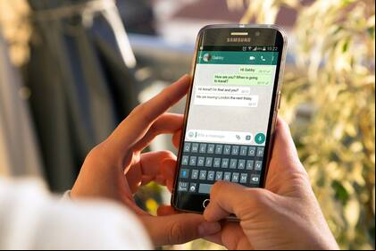 WhatsApp prepara una función que permitirá el envío de imágenes que se autodestruyen, aunque no cuenta con una protección contra capturas de pantalla, señala el reporte del sitio WABetaInfo